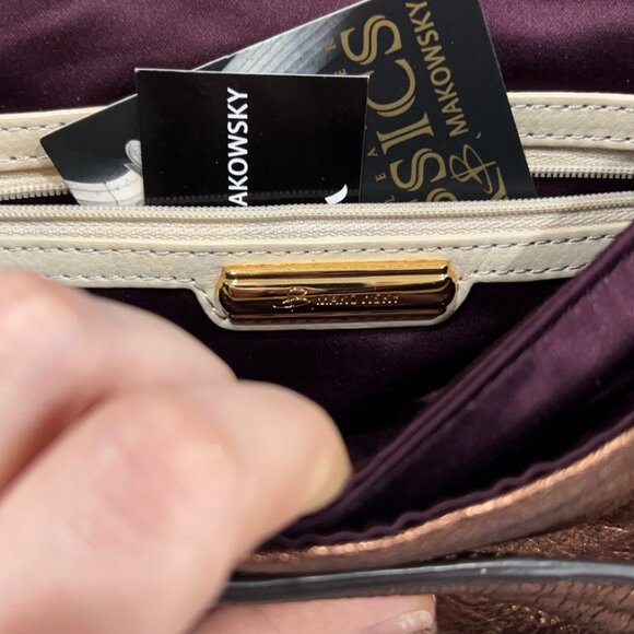 B Makowsky Genuine Leather Purse NWT - Picture 9 of 12